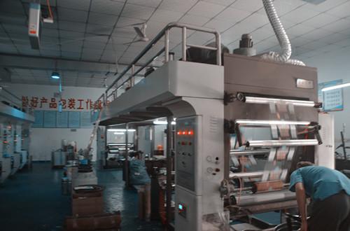 新型覆(fù)膜機