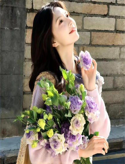 黄昏时分、牵着手表演艺术：彩蛋的隐藏惊喜与粉丝福利 感受表演的情感力量